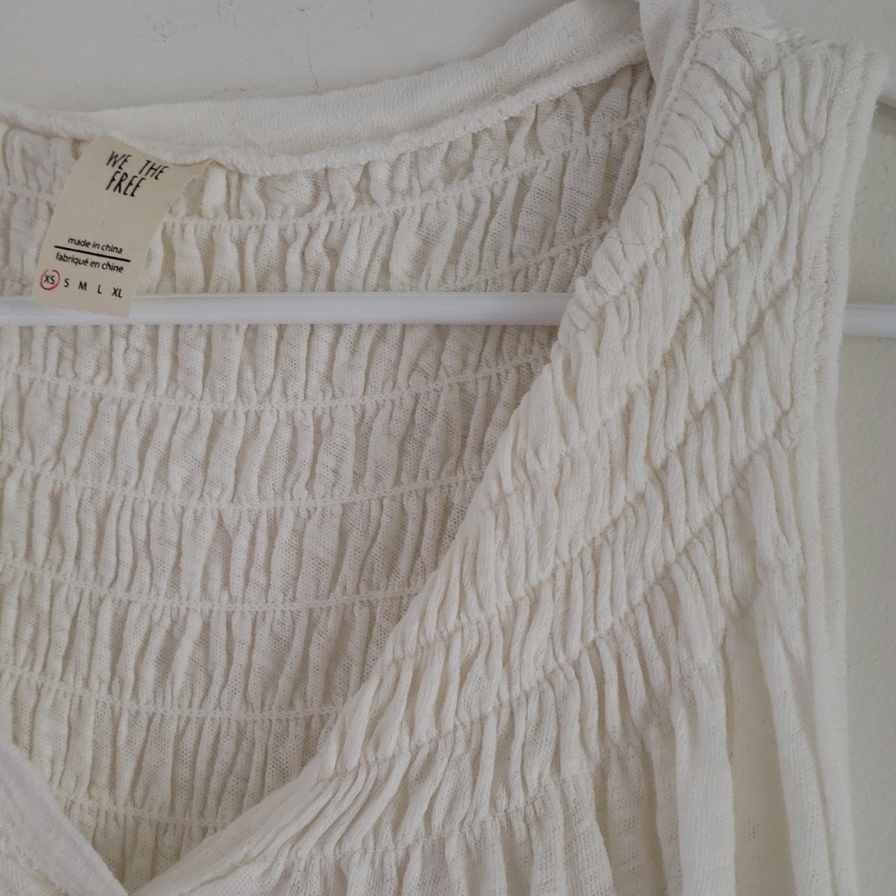 Free People We the Free New to Town Smocked Hot Spring White Tank Top Sz XS - Picture 5 of 12